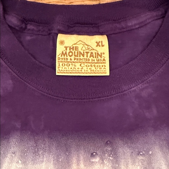 *NWT* The Mountain Purple Dolphin Short Sleeve Tee - Picture 2 of 3